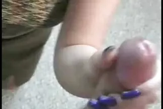Cô e gai nhat gái mát mẻ rửa những nơi thân mật.