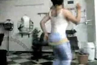 Một sinh viên đại học trẻ bị thuyết sex vú to nhật bản phục quan hệ tình dục vì tiền.