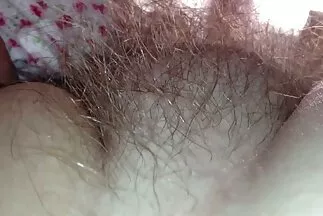 Với đôi bàn tay điêu luyện, anh ta đã giật phăng lồn của cô gái phim sex girl xinh japan và khiến cô ấy xuất tinh