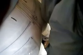 Anh vén váy sex mong to nhat chịch em thư ký trên bàn.