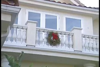 Một cô gái trẻ xuất tinh trong miệng sex tay hay nhat với một ông nội tóc bạc và sẽ không xấu hổ.