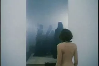 Em gái busty sử dụng vòi nước của anh trai sex nhật vú to trong khi anh ấy nhiệt tình chơi bảng điều khiển.