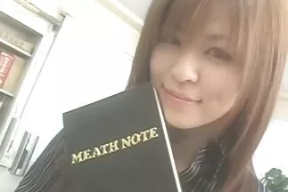 Cô gái tóc đỏ dễ thương ở nhà với bạn phim thu dam nhat trai cơ bắp.