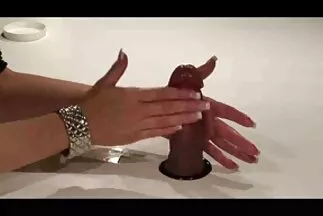 Với hy vọng thư giãn tốt, sex nhat long nhieu cô gái tóc đỏ giật ra khỏi âm hộ của mình.
