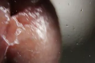 Một người đàn ông bình sex nhat ban van phong thường lấy một con điếm để thổi kèn.