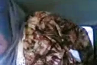 Cô gái đeo kính hồng dùng tay xoa phim sex mỹ đen chơi gái nhật bản bóp dương vật của anh chàng